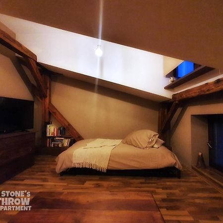 A Stone'S Throw Apartment Cracovia Exterior foto