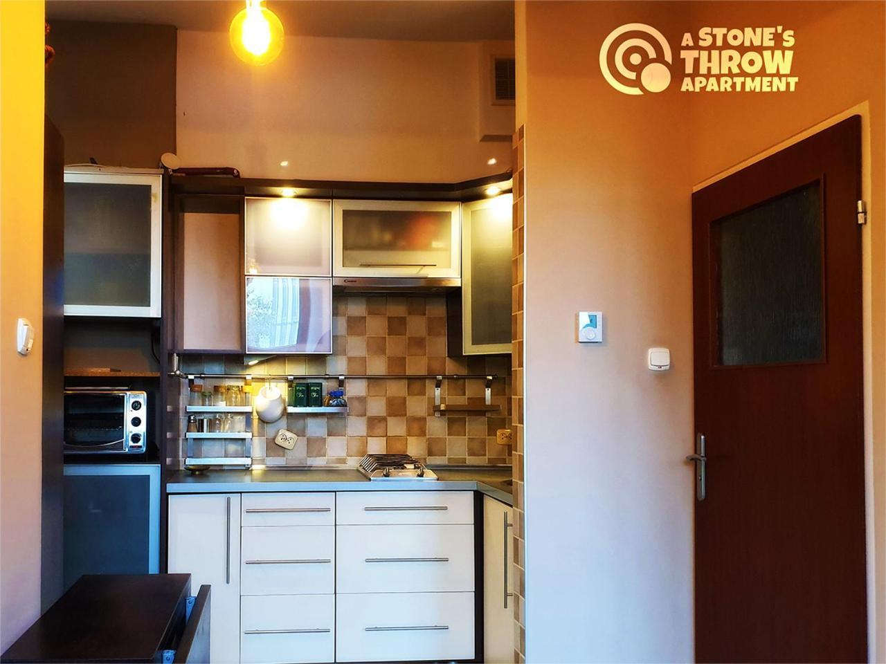 A Stone'S Throw Apartment Cracovia Exterior foto